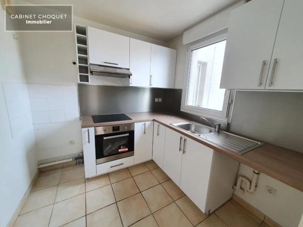 F2 EN RESIDENCE AVEC BALCON, GARAGE ET CAVE A LOUER - LA MADELEINE ROMARIN - 46 m 2 - 828 € charges comprises par mois