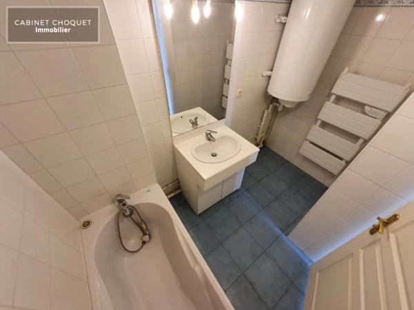 F2 EN RESIDENCE AVEC BALCON, GARAGE ET CAVE A LOUER - LA MADELEINE ROMARIN - 46 m 2 - 828 € charges comprises par mois