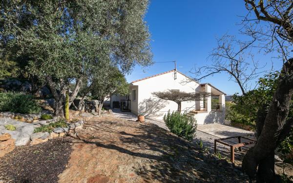 Maison à vendre    5 pièces •  Opoul-Périllos