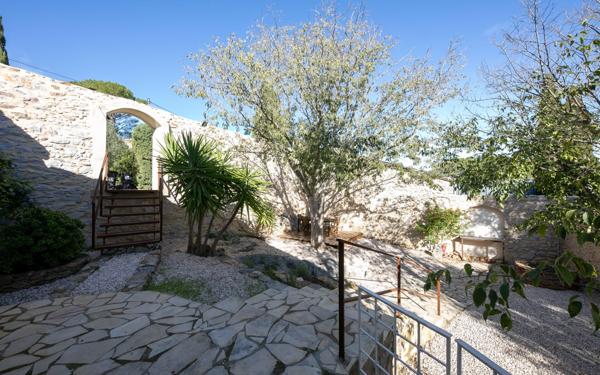 Maison à vendre    5 pièces •  Opoul-Périllos