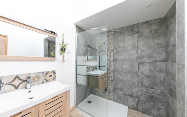 Maison à vendre    5 pièces •  Opoul-Périllos