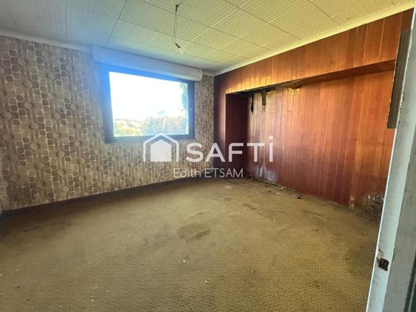 Hangar de 600 m² sur terrain constructible proche de la mer