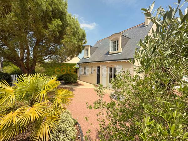 Vente
                Maison125 m² - 7 Pièces -
                    AMBOISE (37400)
