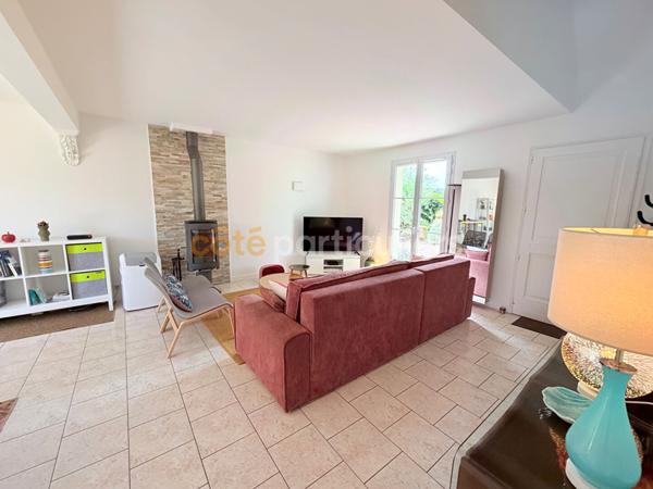 Vente
                Maison125 m² - 7 Pièces -
                    AMBOISE (37400)