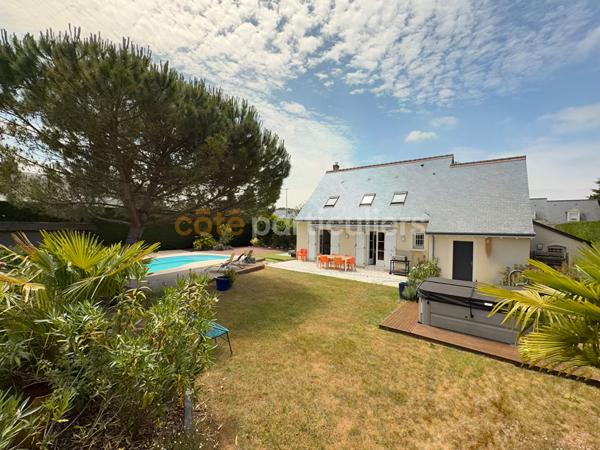 Vente
                Maison125 m² - 7 Pièces -
                    AMBOISE (37400)