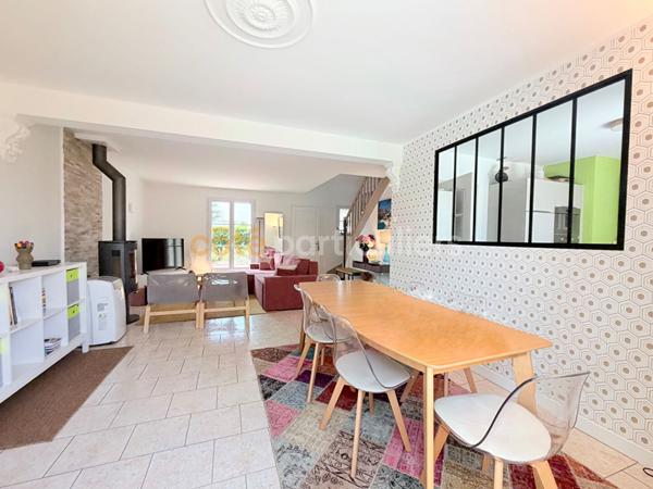 Vente
                Maison125 m² - 7 Pièces -
                    AMBOISE (37400)