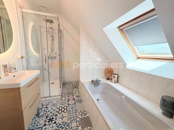 Vente
                Maison125 m² - 7 Pièces -
                    AMBOISE (37400)
