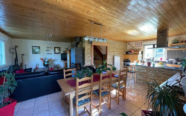 Maison à vendre    5 pièces •  Anould
