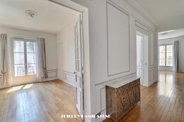 GARE DU CENTRE VILLE SUBLIME APPARTEMENT BOURGEOIS FIN XIX STYLE PARISIEN 100M2 4 PIECES 2 CHAMBRES AVEC CAVE EN S/SOL