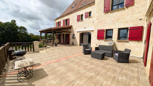 Propriété de 10 chambres avec logements indépendants et piscine chauffée – Gourdon