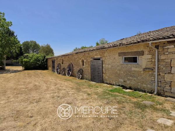 Propriété de charme avec gîtes, piscine, espace équestre et dépendances