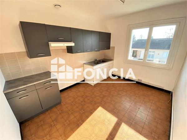 Location Maison 5 pièces 118.4 m² - 35 RUE BENOIT FRACHON Naintre 86530