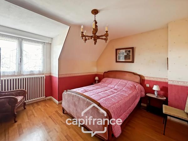 CHARMANTE MAISON NÉO-BRETONNE – 7 PIÈCES – 134 m² HABITABLES – 4 CHAMBRES – SOUS-SOL COMPLET