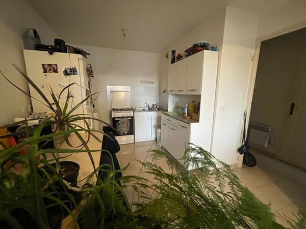 A vendre à Séné appartement une chambre et une place de parking