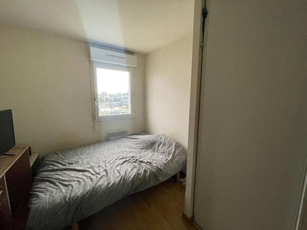 A vendre à Séné appartement une chambre et une place de parking