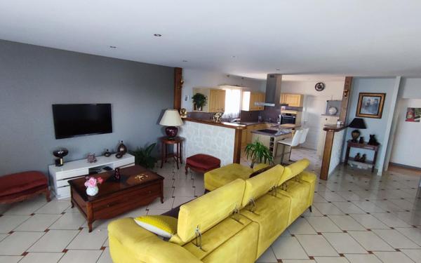 Maison à vendre    5 pièces •  Peyrehorade