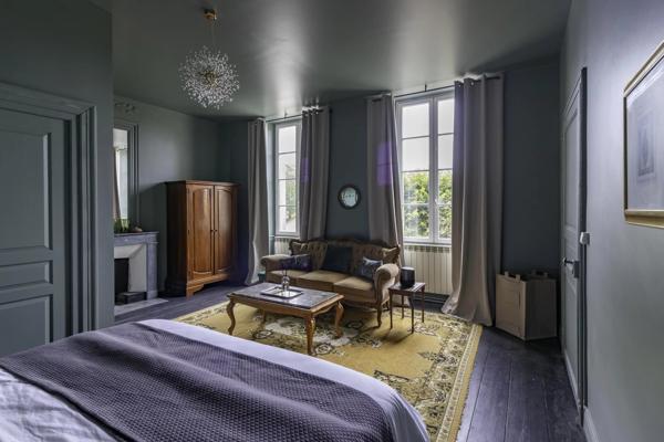 Château d’Exception avec Dépendances, Piscine et Jardin Paysager – Proche de St Jean d’Angély