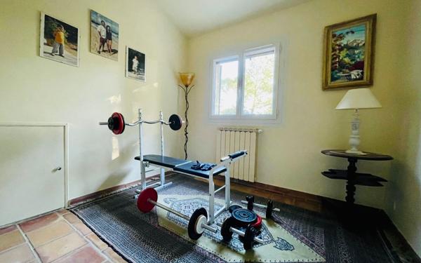 Maison à vendre    4 pièces • 155 m2 Nîmes