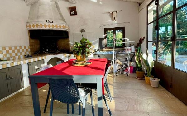 Maison à vendre    4 pièces • 155 m2 Nîmes