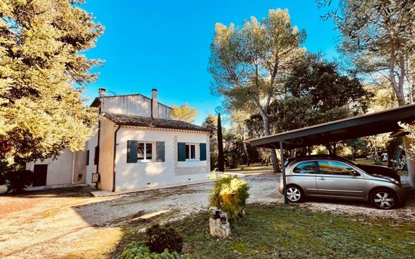 Maison à vendre    4 pièces • 155 m2 Nîmes