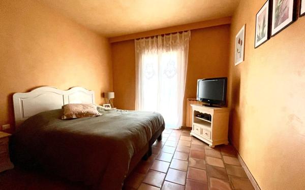 Maison à vendre    4 pièces • 155 m2 Nîmes