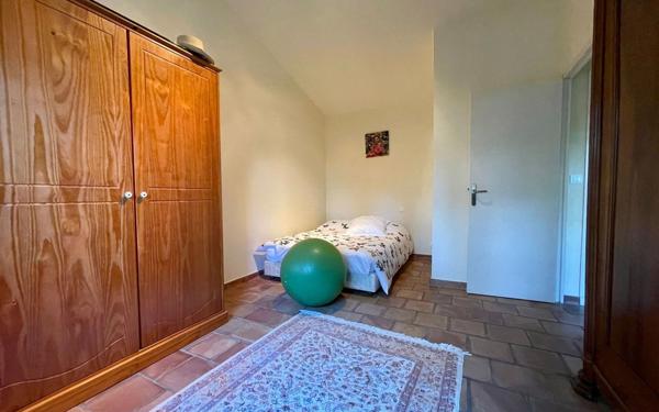 Maison à vendre    4 pièces • 155 m2 Nîmes