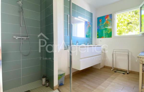 Maison récente - Plain pied - Piscine