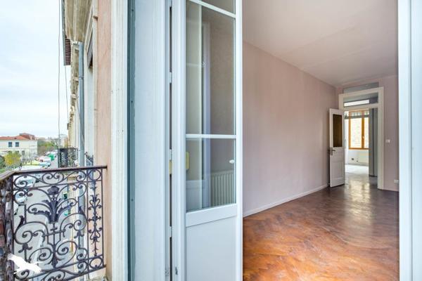 Appartement à vendre |                                       Villeurbanne |                                        2 pièces  |  47 m²