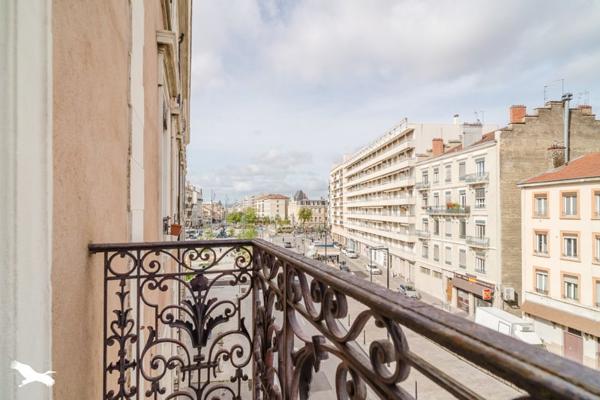 Appartement à vendre |                                       Villeurbanne |                                        2 pièces  |  47 m²
