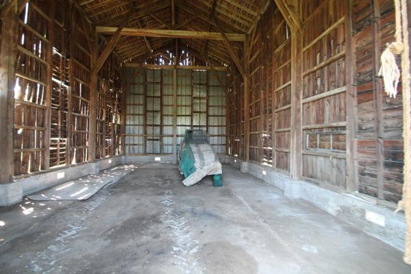 Ancien séchoir à tabac – 83 m² – Terrain de 5 428 m² – Potentiel de réhabilitation en habitation proche de CASTELJALOUX (47)