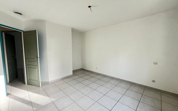 Maison à louer    5 pièces •  Caveirac