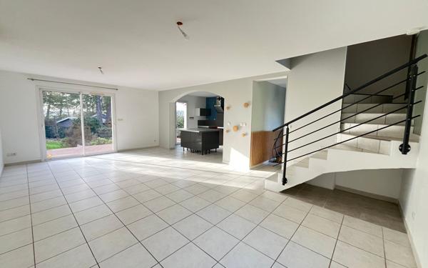 Maison à louer    5 pièces •  Caveirac