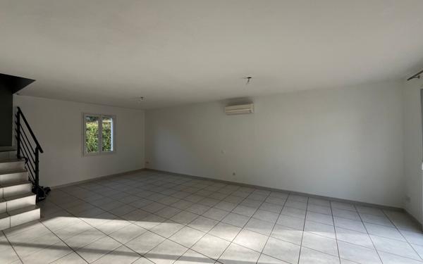 Maison à louer    5 pièces •  Caveirac