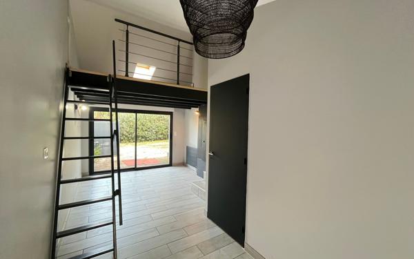 Maison à louer    5 pièces •  Caveirac