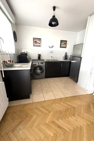 Villemomble 10 min RER E...Bel appartement de 2 pièces + Pkg + Cave + Asc