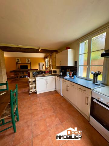Ensemble immobilier avec piscine – 2 gîtes ou maison d’habitation – Périgord Noir