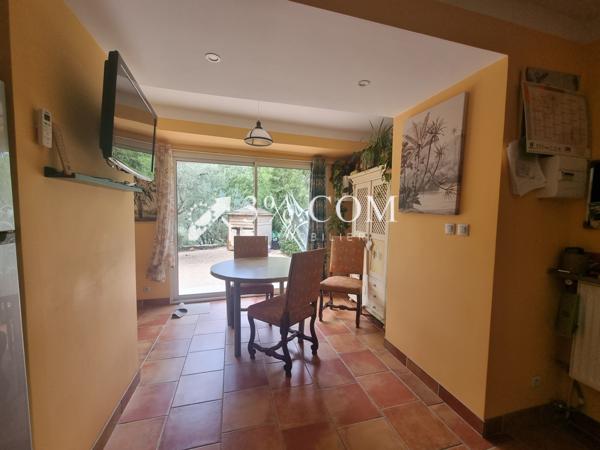 Mas 5 pièce(s) 4 chambre(s) 150 m²