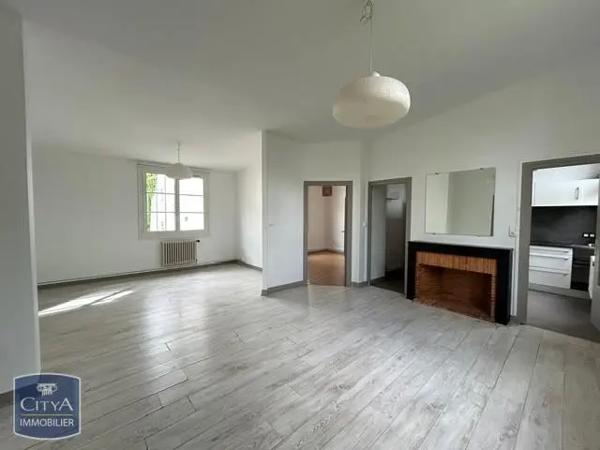 Maison à louer 3 pièces 75m² Poitiers (86000)