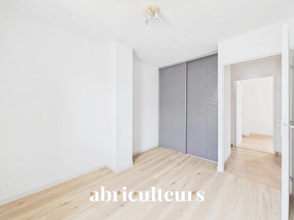 Maison familiale T5 avec terrasse dans une résidence sécurisée en vente à Marseille(13010)
