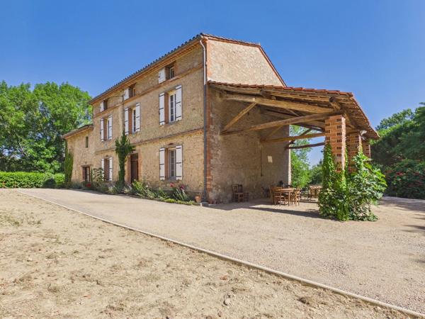 Belle Propriété de Campagne Rénovée et Économe en Énergie, à Proximité de Lavaur