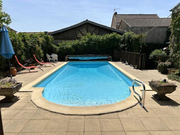 Maison en pierre avec piscine et maison d’amis – Entre Saint-Émilion, Sainte-Foy-la-Grande et Montpon-Ménestérol