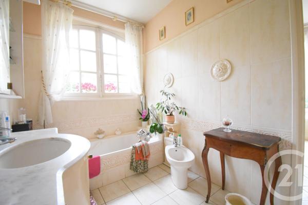 Maison à vendre  8 pièces - 217,22 m2 BELLERIVE SUR ALLIER - 03