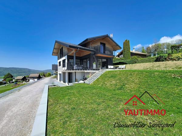 Bogève (74250) Maison contemporaine poteaux-poutres 150 m² avec vue panoramique – 3 chambres – Bogève Vallée Verte