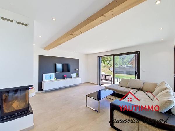 Bogève (74250) Maison contemporaine poteaux-poutres 150 m² avec vue panoramique – 3 chambres – Bogève Vallée Verte