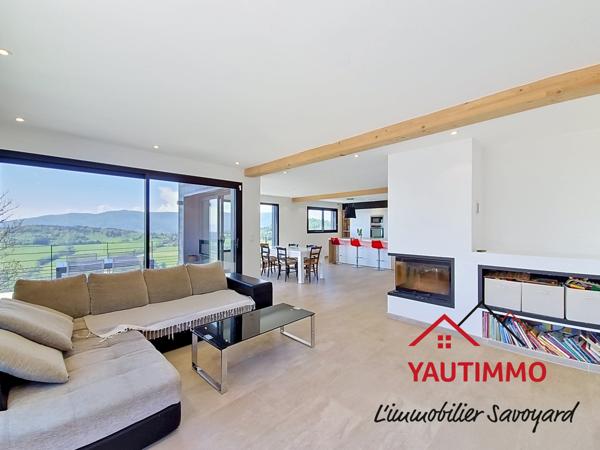 Bogève (74250) Maison contemporaine poteaux-poutres 150 m² avec vue panoramique – 3 chambres – Bogève Vallée Verte
