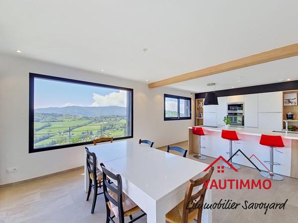Bogève (74250) Maison contemporaine poteaux-poutres 150 m² avec vue panoramique – 3 chambres – Bogève Vallée Verte