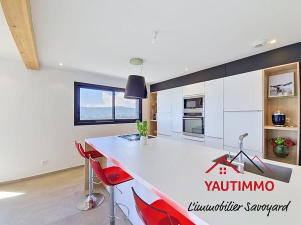 Bogève (74250) Maison contemporaine poteaux-poutres 150 m² avec vue panoramique – 3 chambres – Bogève Vallée Verte