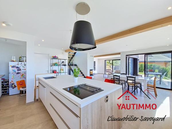 Bogève (74250) Maison contemporaine poteaux-poutres 150 m² avec vue panoramique – 3 chambres – Bogève Vallée Verte