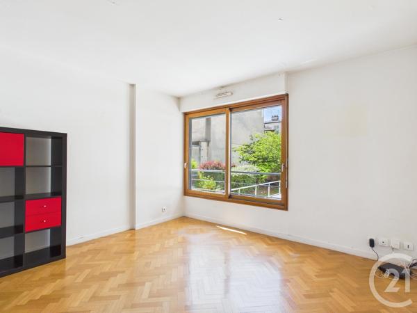 Appartement F2 à vendre  2 pièces - 44 m 2   PARIS  - 75018