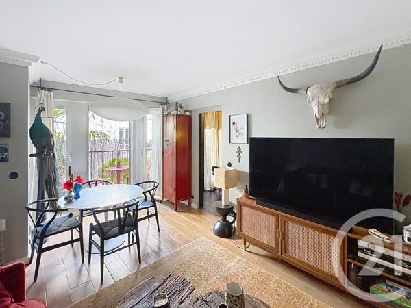 Appartement F2 à vendre  2 pièces - 44 m 2   PARIS  - 75018